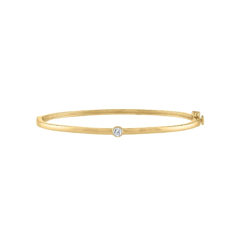 Glimmering gem bracelet-14KT GOLD DIAMOND SINGLE BEZEL BANGLE BRACELET