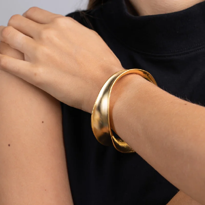 Glossy obsidian bracelet-Satin Gold Wavy Contoured Bangle