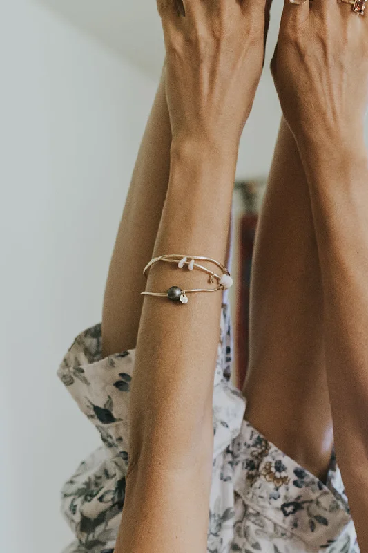 Sharp stone bracelet-Ti Leaf Bangle - Tahitian Pearl