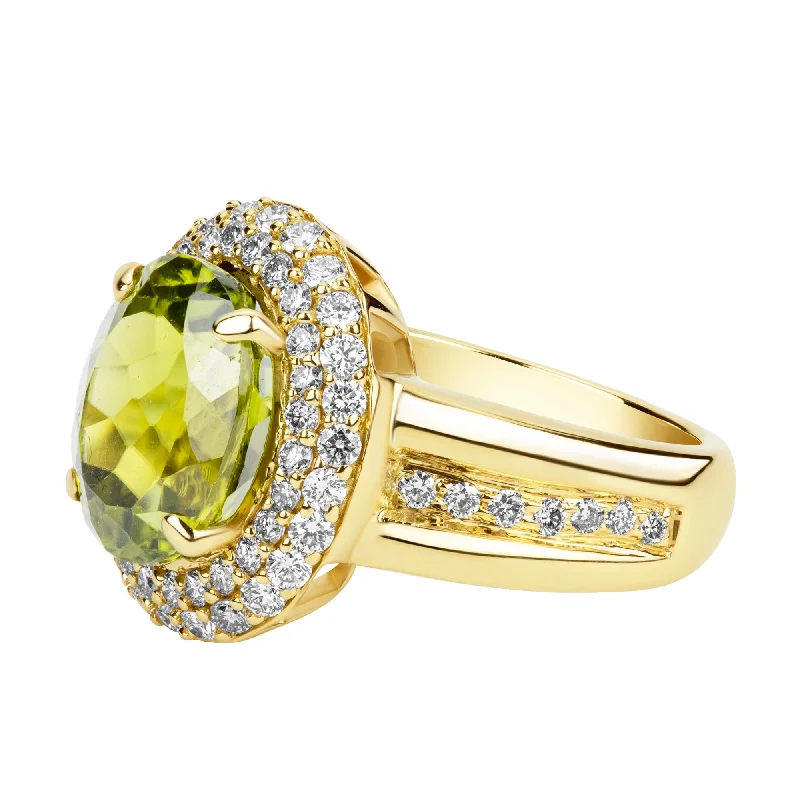 antique brooch-Ring - Peridot And Diamond