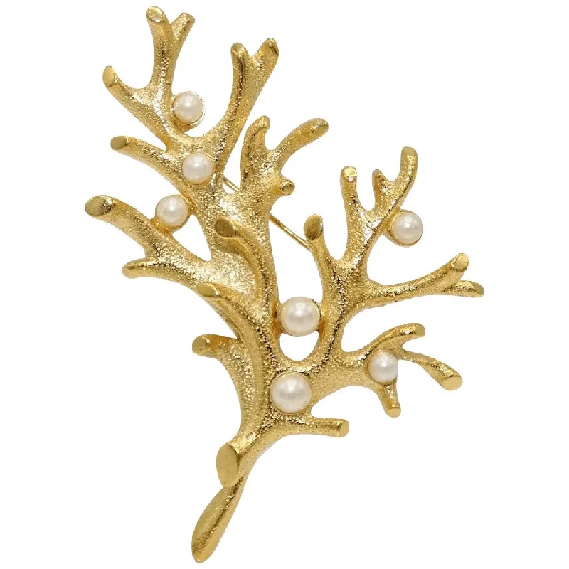 classic brooch-Trifari Sea Coral Pin/ Brooch with Faux Pearls